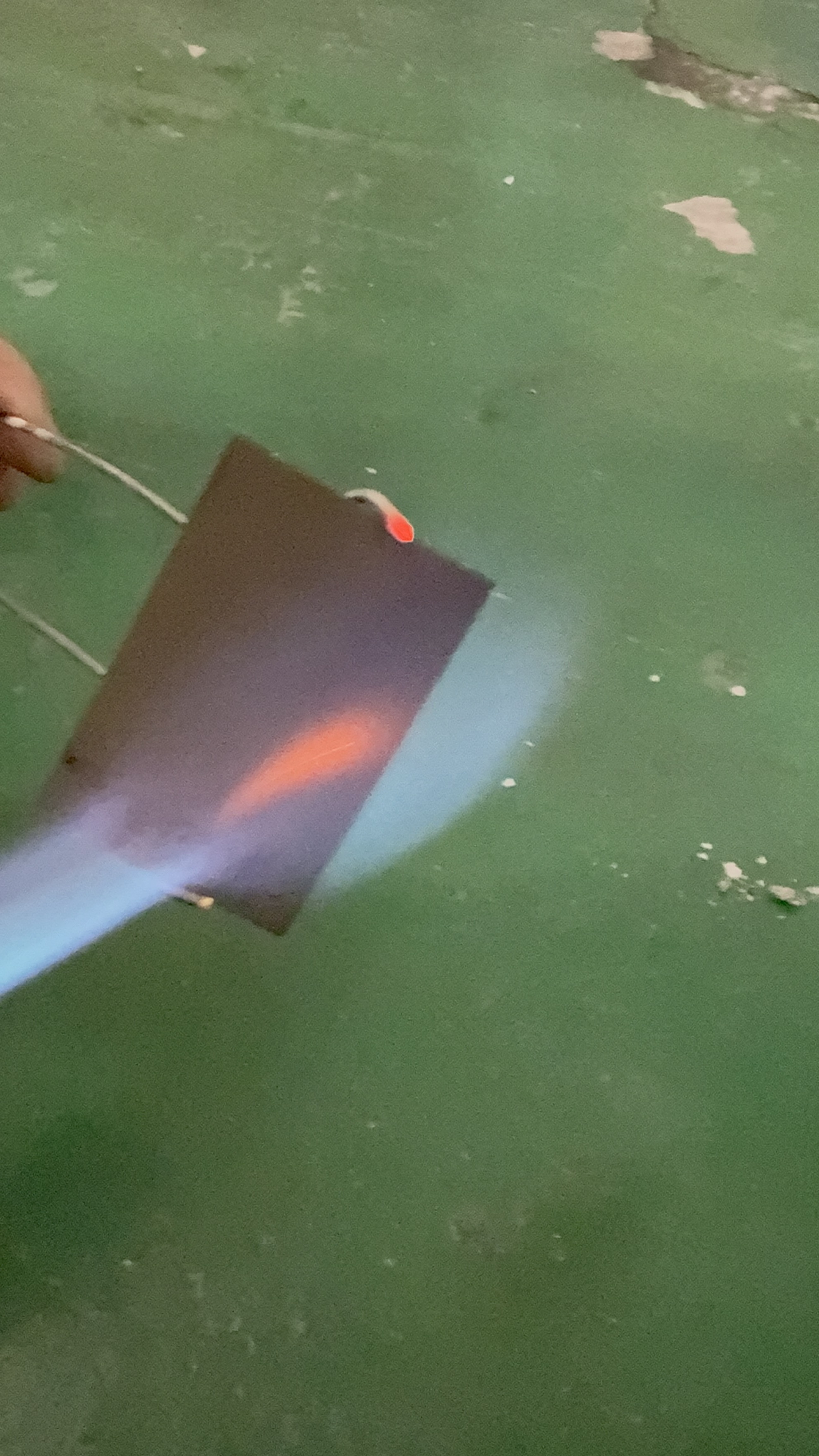 新能源电池壳体革命:复合新材料开启安全高效新时代(图2) 新能源电池壳体革命:复合新材料开启安全高效新时代(图2)